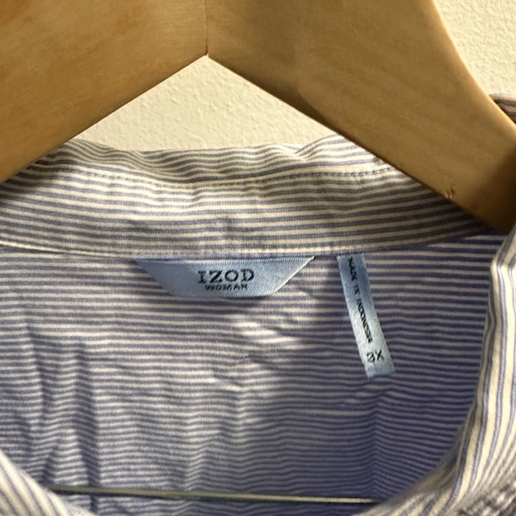 5 Various women’s button down shirts - great deal - Picture 5 of 10